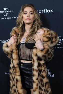 LOS ANGELES - 4 Şubat 2024 'te Nya Stüdyoları' nın batısındaki Universal Müzik Grubu Grammy 'de Paris Jackson