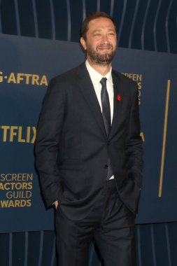 LOS ANGELES - 25 Şubat 2024, Los Angeles, CA 'da Shrine Auditorium' da 30. Sinema Oyuncuları Birliği Ödülleri 'nde Ebon Moss-Bachrach