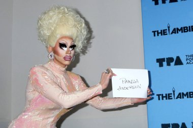 Trixie Mattel, namı diğer Brian Michael Firkus, Audio 'da Mükemmellik dalında 4. Yıllık Ödül, JW Marriott Oteli' nde The Ambies, 26 Mart 2024, Los Angeles, CA