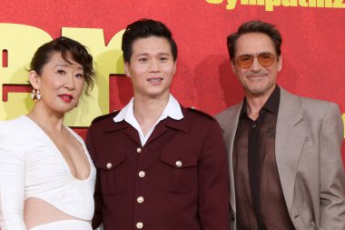 LOS ANGELES - 9 Nisan: Oyuncular Sandra Oh, Hoa Xuande, Robert Downey Jr 