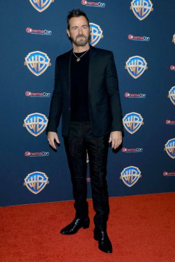 Aktör ve film yapımcısı Justin Theroux, 9 Nisan 2024 'te Las Vegas, NV' de bulunan Caesar 's Palace Theatre' daki Warner Brothers CinemaCon Press Line 'da.
