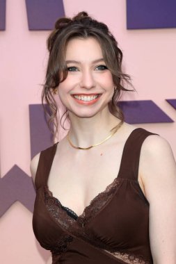 LOS ANGELES - Mart 24: Aktris Katelyn Nacon 