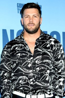 LOS ANGELES, ABD - 10 Nisan 2024 'te Tyler Cameron' la birlikte 10 Nisan 2024 'te Batı Hollywood, CA' da bulunan 1.