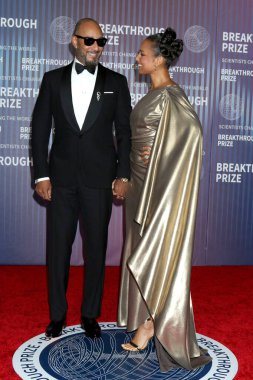 LOS ANGELES, ABD - 13 Nisan: Swizz Beatz, Alicia Keys, 13 Nisan 2024 'te Los Angeles' ta Akademi Sinema Müzesi 'nde 10.