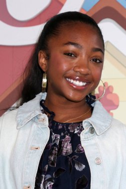 LOS ANGELES, ABD - 13 Nisan, Leah Sava Jeffries 13 Nisan 2024 'te Burbank, CA' da Disney Stüdyoları 'nda Bluey 