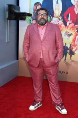 LOS ANGELES, ABD - 30 Nisan 2024 'te Los Angeles, CA' da Bobby Moynihan Mısır Tiyatrosu 'ndaki Dondurulmamış Prömiyer' de