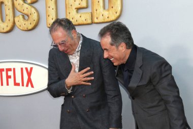 LOS ANGELES, ABD - 30 Nisan: Michael Richards, Jerry Seinfeld 30 Nisan 2024 tarihinde Los Angeles, CA 'da Mısır Tiyatrosu' ndaki Dondurulmamış Prömiyer 'de