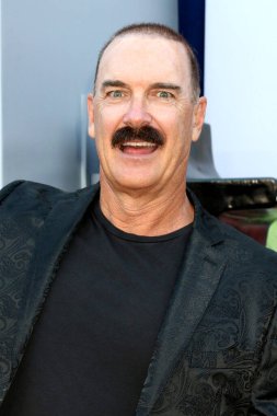 LOS ANGELES, ABD - 30 Nisan 2024 'te Los Angeles, CA' da bulunan Mısır Tiyatrosu 'ndaki Dondurulmamış Prömiyer' de Patrick Warburton