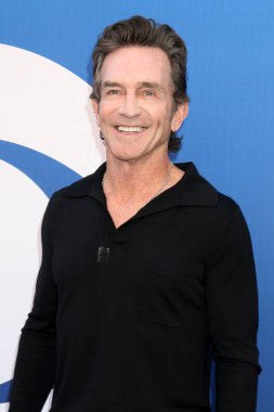 LOS ANGELES, ABD - 2 Mayıs 2024: Jeff Probst Paramount Stüdyoları 'ndaki CBS Sonbahar Önizleme Partisi' nde 2 Mayıs 2024, Los Angeles, CA