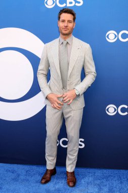 LOS ANGELES, ABD - 2 Mayıs 2024: Justin Hartley Paramount Stüdyoları 'ndaki CBS Sonbahar Önizleme Partisi' nde 2 Mayıs 2024, Los Angeles, CA