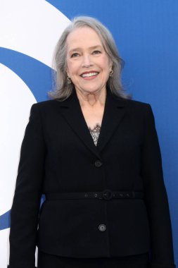 LOS ANGELES, ABD - 2 Mayıs 2024: Kathy Bates Paramount Stüdyoları 'ndaki CBS Sonbahar Önizleme Partisi' nde 2 Mayıs 2024, Los Angeles, CA