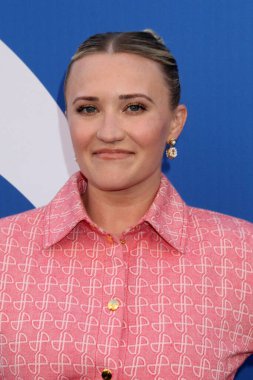 LOS ANGELES, ABD - 2 Mayıs 2024: Emily Osment Paramount Stüdyoları 'ndaki CBS Sonbahar Önizleme Partisi' nde 2 Mayıs 2024, Los Angeles, CA