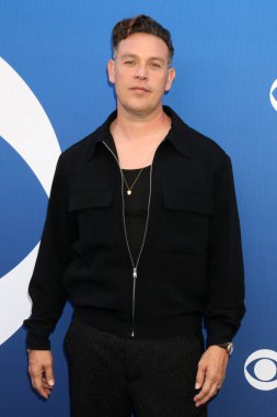 LOS ANGELES, ABD - 2 Mayıs 2024: Kevin Alejandro Paramount Stüdyoları 'ndaki CBS Sonbahar Önizleme Partisi' nde 2 Mayıs 2024, Los Angeles, CA