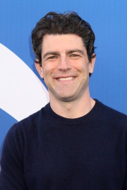 LOS ANGELES, ABD - 2 Mayıs 2024: Max Greenfield Paramount Stüdyoları 'ndaki CBS Sonbahar Önizleme Partisi' nde 2 Mayıs 2024, Los Angeles, CA