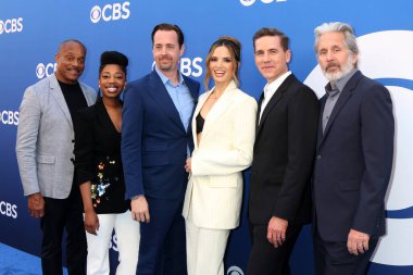 LOS ANGELES, ABD - 2 Mayıs 2024: Rocky Carroll, Diona Reasonover, Sean Murray, Katrina Law, Brian Dietzan, Gary Cole Paramount Stüdyoları 'ndaki CBS Sonbahar Önizleme Partisi' nde 2 Mayıs 2024, Los Angeles, CA