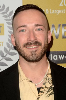 LOS ANGELES, ABD - 3 Mayıs 2024: Kyle Christiansen, Los Angeles, CA 'da 3 Mayıs 2024 tarihinde Barnsdall Galeri Tiyatrosu' nda 15.