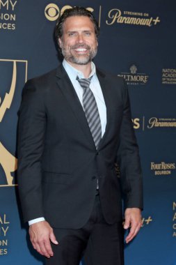 LOS ANGELES, ABD - 7 Haziran 2024: Joshua Morrow, 51. Gündüz Emmy Ödülleri Kazananları Yürüyüşü 7 Haziran 2024 'te Los Angeles' ta Bonaventure Hotel 'de