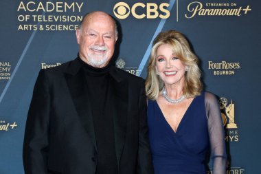 LOS ANGELES, ABD - 7 Haziran 2024: Edward Scott, Melody Thomas Scott, 7 Haziran 2024 tarihinde Los Angeles 'ta Bonaventure Hotel' deki 51.