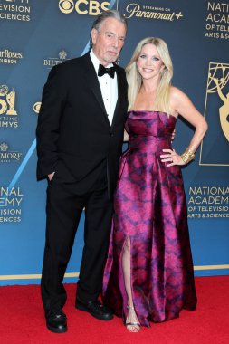 LOS ANGELES, ABD - 7 Haziran 2024: Eric Braeden, Lauralee Bell 7 Haziran 2024 tarihinde Los Angeles 'ta Bonaventure Hotel' deki 51.