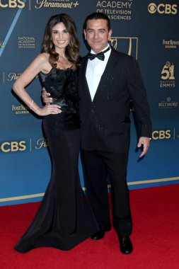 LOS ANGELES, ABD - 8 Haziran 2024: Lisa Valesto, Buddy Valastro, 8 Haziran 2024 tarihinde Los Angeles 'taki Bonaventure Otel' e gelen 51.