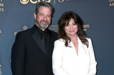 LOS ANGELES, ABD - 7 Haziran 2024: Mike Goodnough, Valerie Bertinelli, 7 Haziran 2024 tarihinde Los Angeles 'ta Bonaventure Hotel' deki 51.