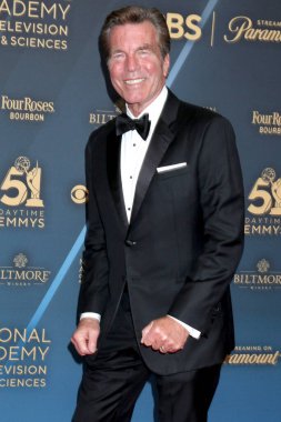 Peter Bergman, 7 Haziran 2024 'te Los Angeles' taki Bonaventure Otel 'de 51. Gündüz Emmy Ödülleri' ne gelir.