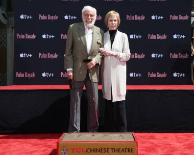 LOS ANGELES, USA - JUNE 20, 2024:  Dick Van Dkye, Carol Burnett at the Carol Burnett Hand And Footprint Ceremony  at the TCL Chinese Theater IMAX on June 20, 2024 in Los Angeles, CA