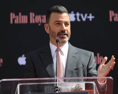 LOS ANGELES, ABD - 20 Haziran 2024: Jimmy Kimmel, Carol Burnett Hand and Footprint Seremony at the TCL Chinese Theater IMAX 20 Haziran 2024, Los Angeles, CA