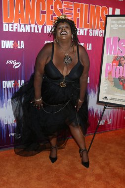 LOS ANGELES, ABD - 29 Haziran 2024: Tahtianna Fermin 29 Haziran 2024 'te TCL Çin Tiyatrosu' nda düzenlenen Filmlerle Dans Festivali 'nde Pembe Pilot prömiyeri.