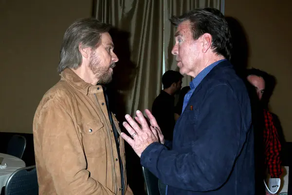 stock image LOS ANGELES, USA - MAY 4, 2024:  Stephen Nichols, Peter Bergman at the Daytime Unites to End ALS at the Embassy Suites on May 4, 2024 in Glendale, CA