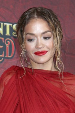 LOS ANGELES, ABD - 10 Temmuz 2024: Rita Ora The Rise of Red World Premiere at the Walt Disney Studios on Temmuz 2024, Burbank, CA