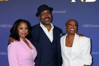 LOS ANGELES, ABD - 14 Temmuz 2024: Maahra Hill, Jesse L Martin, Travina Springer, NBCUniversal TCA Basın Turu 'nda 14 Temmuz 2024 tarihinde Pasadena, CA