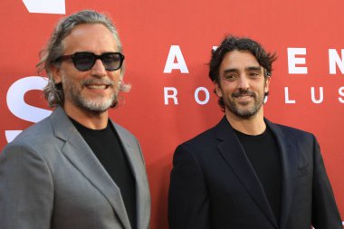 LOS ANGELES, ABD - 12 Ağustos 2024: Fede Alvarez, Rodo Sayagues at the Alien: Romulus World premimiere at TCL Chinese Theater IMAX 12 Ağustos 2024, Los Angeles, CA