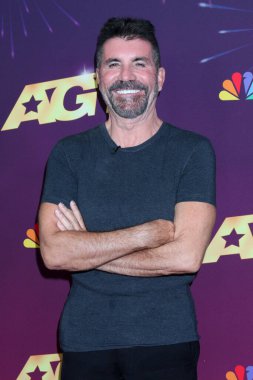 LOS ANGELES, ABD - 27 Ağustos 2024: Simon Cowell, American 's Got Talent Live Show Red Halı Otel Dena' da 27 Ağustos 2024 'te, Pasadena, CA