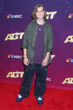 LOS ANGELES, ABD - 3 Eylül 2024: Oscar Stembridge Amerika 'nın Yetenek Gösterisi Kırmızı Halısı' nda 3 Eylül 2024 tarihinde Pasadena, CA