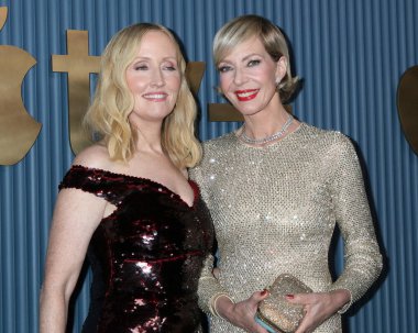LOS ANGELES, ABD - 15 Eylül 2024: Janel Moloney, Allison Janney Apple TV + Emmy Parti Kırmızı Halı Ana Kurt 'ta 15 Eylül 2024' te Los Angeles, CA