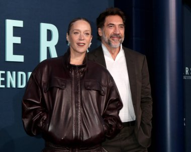 LOS ANGELES, ABD - 16 Eylül 2024: Chloe Sevigny, Javier Bardem the Monsters - The Lyle and Erik Menendez Story LA Prömiyer at the Egypt Theater, 16 Eylül 2024, Los Angeles, CA