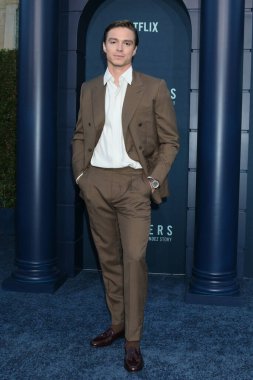 LOS ANGELES, ABD - 16 Eylül 2024: Nicholas Alexander Chavez Canavarlar 'da - The Lyle and Erik Menendez Story LA Premiere Mısır Tiyatrosu' nda 16 Eylül 2024, Los Angeles, CA