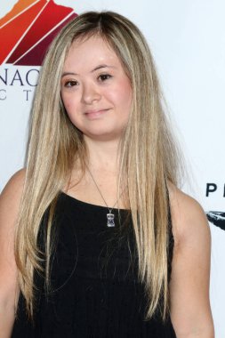 Los Angeles, ABD. 1 Ekim 2024. Fotoğrafta soldan sağa, Kennedy Garcia 