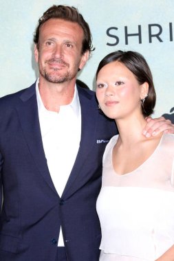 LOS ANGELES, ABD - 8 Ekim 2024: Jason Segel, Lukita Maxwell 8 Ekim 2024 'te Pasifik Tasarım Merkezi' nde Shrinking 2.