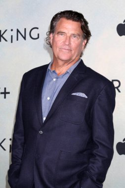 LOS ANGELES, ABD - 8 Ekim 2024: Ted McGinley, 8 Ekim 2024 'te Pasifik Tasarım Merkezi' nde Shrinking 2.