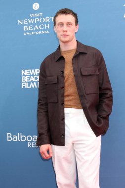 LOS ANGELES, ABD - 20 Ekim 2024: Fred Hechinger Newport Sahili Film Festivali Onur ve Varyeteleri 10 Aktör İzlenecek Balboa Körfezi Kulübü 'nde 20 Ekim 2024, Newport Beach, CA