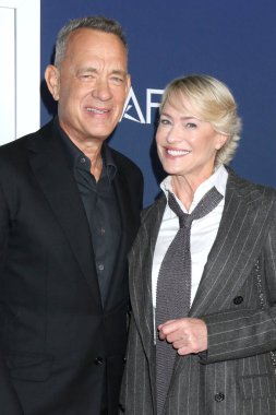 LOS ANGELES, ABD - 25 Ekim 2024: Tom Hanks, AFI Fest 'te Robin Wright - 25 Ekim 2024 tarihinde Los Angeles, CA' da TCL Çin Tiyatrosu 'nda gösterim