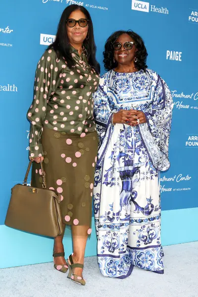 LOS ANGELES, ABD - 27 Ekim 2024: Cookie Johnson, LaTanya Richardson Jackson Skirball Center 'daki Tecavüz Tedavi Merkezi' nin 50. yıldönümü etkinliğinde