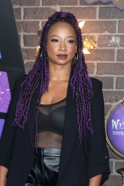 LOS ANGELES, ABD - 28 Ekim 2024: Monique Coleman Waverly Place Prömiyer Kırmızı Halı El Capitan Tiyatrosu 'nda 28 Ekim 2024' te Los Angeles, CA
