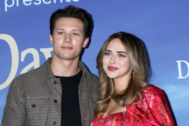 LOS ANGELES, ABD - 2 Kasım 2024: Leo Howard, Ashley Puzemis Peacock Tiyatrosu 'ndaki A Day of Days hayran etkinliğinde 2 Kasım 2024, Los Angeles, CA