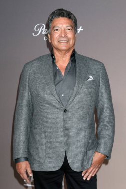 LOS ANGELES, ABD - 12 Kasım 2024: Gil Birmingham Paramount + Series Premiere at Paramount Theater 12 Kasım 2024, Los Angeles, CA
