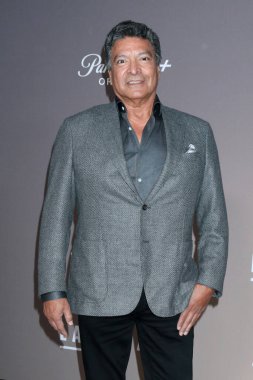 LOS ANGELES, ABD - 12 Kasım 2024: Gil Birmingham Paramount + Series Premiere at Paramount Theater 12 Kasım 2024, Los Angeles, CA