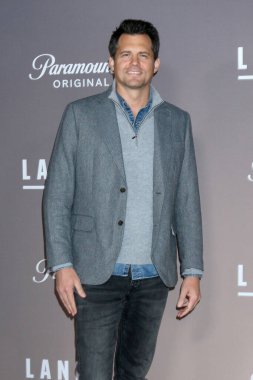 LOS ANGELES, ABD - 12 Kasım 2024: Kristoffer Polaha Paramount + Serisi Premiere 'de 12 Kasım 2024 tarihinde Los Angeles, CA