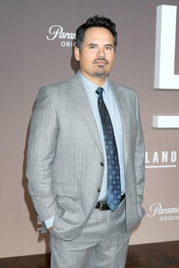 LOS ANGELES, ABD - 12 Kasım 2024: Michael Pena Paramount + Series Premiere at Paramount Theater, Los Angeles, CA